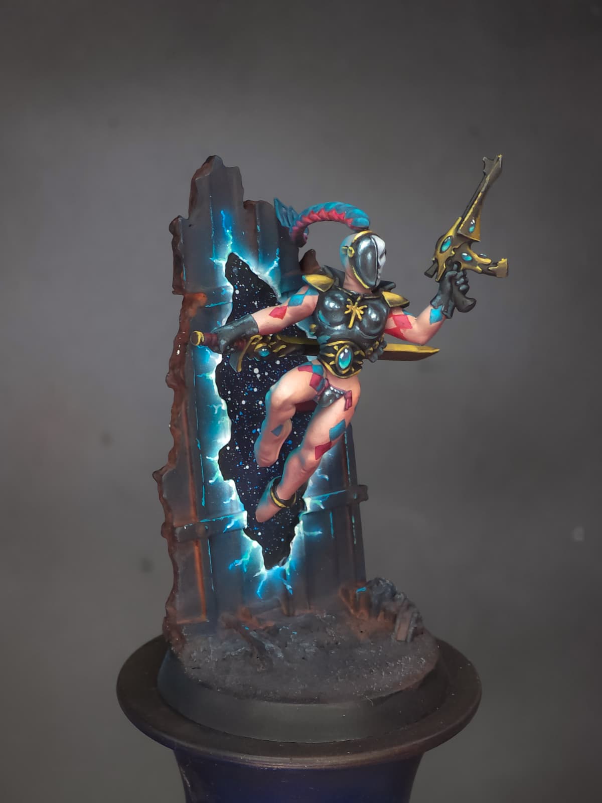 Harlequin - Wall with portal - By el Miniaturista - Digital